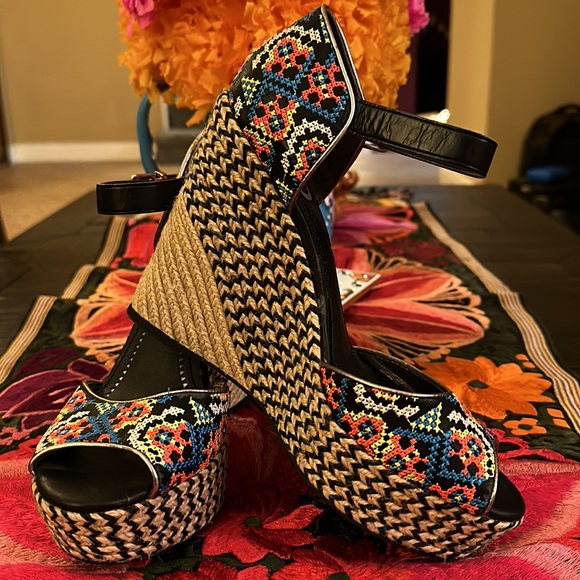 Circus by Sam Edelman Sutton Cross Stitch Wedges - BNWOT - Picture 3 of 12